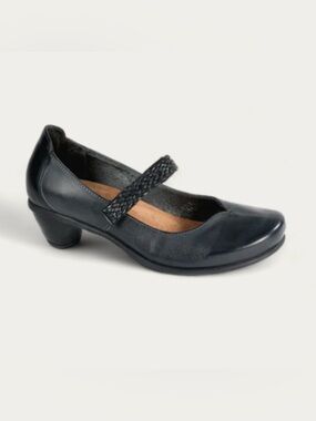 Navy Blue Naot Mary Jane Shoes Size 37 (6)